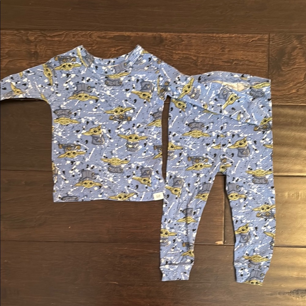 Baby Gap Gender Neutral Disney Star Wars Baby Grogu pajamas!